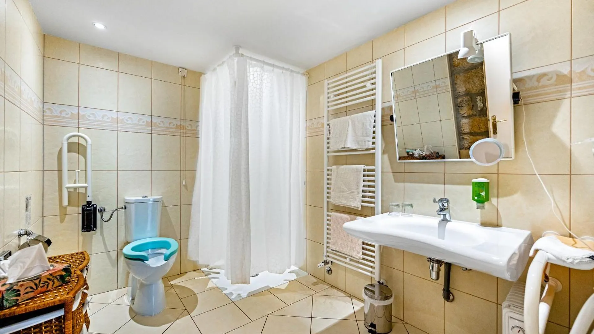 Rosmarinus Bed & Breakfast Smoljanci Hırvatistan